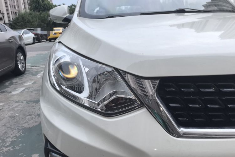 Used BAIC Senova X35 2016 1.5L Manual Elite Edition Right Front Headlight