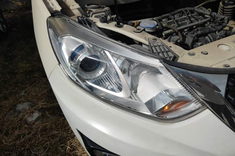Used BAIC Senova X35 2016 1.5L Manual Elite Edition Right Front Headlight