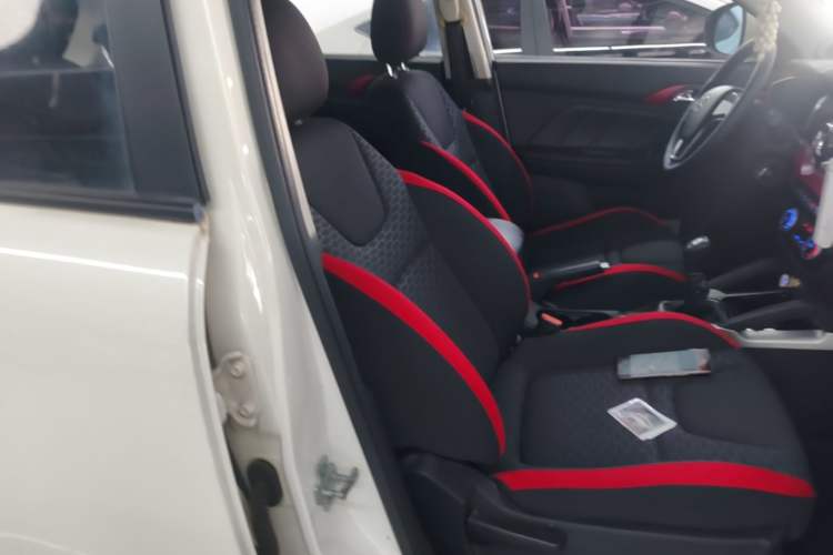 Used BAIC Senova X35 2016 1.5L Manual Elite Edition Right Front Seat