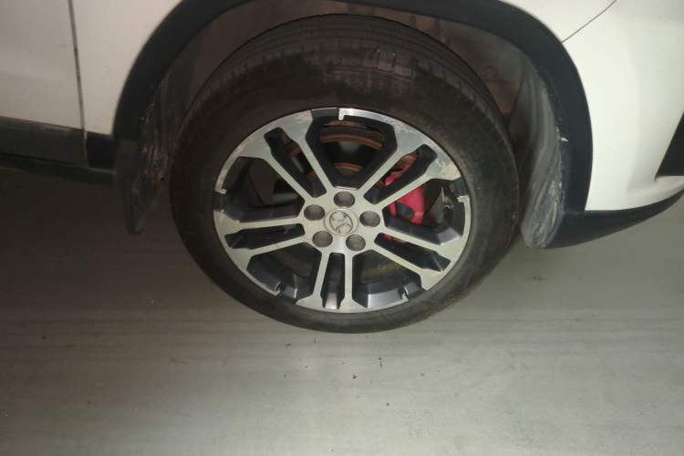 Used BAIC Senova X35 2016 1.5L Manual Luxury Edition Right Front Wheel Hub