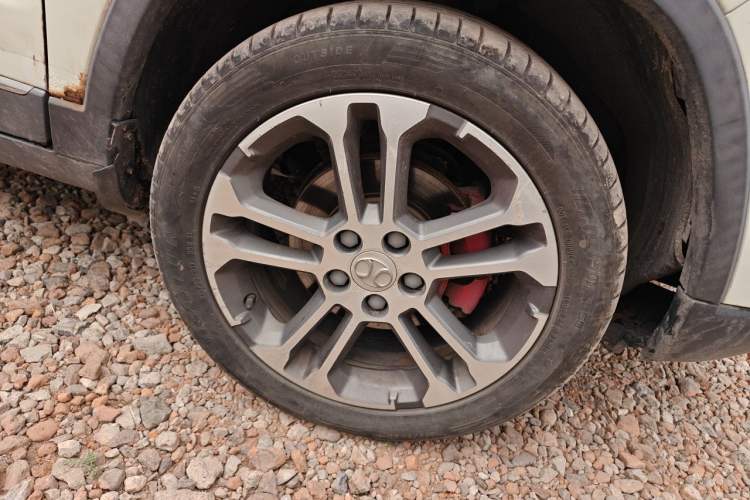 Used BAIC Senova X35 2016 1.5L Manual Luxury Edition Right Front Wheel Hub