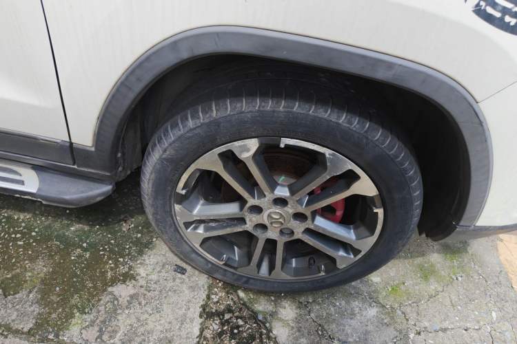 Used BAIC Senova X35 2016 1.5L Manual Elite Edition Right Front Wheel Hub