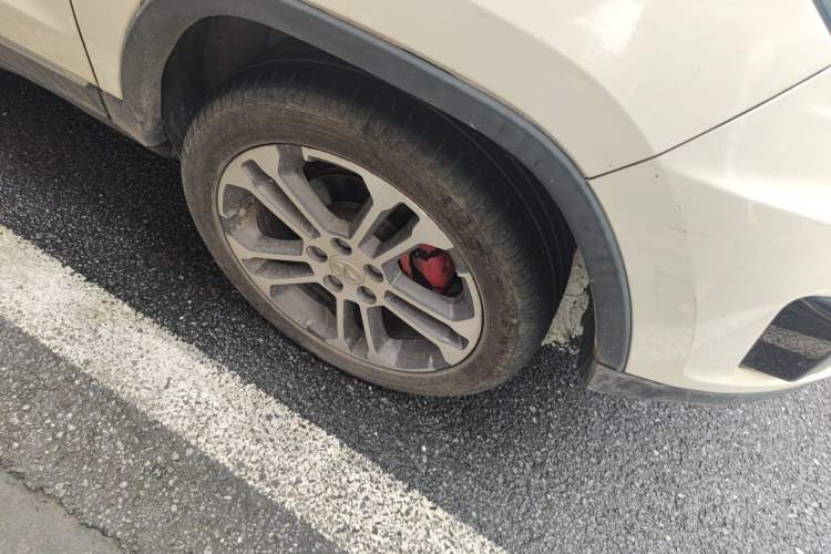 Used BAIC Senova X35 2016 1.5L Manual Luxury Edition Right Front Wheel Hub