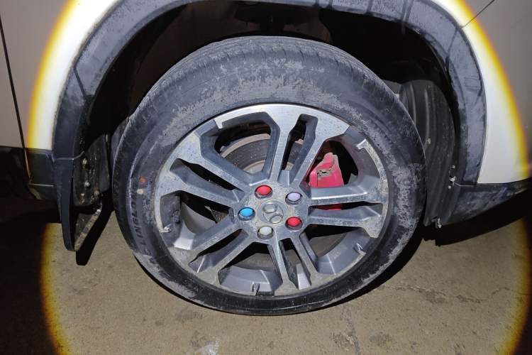 Used BAIC Senova X35 2016 1.5L Manual Luxury Edition Right Front Wheel Hub