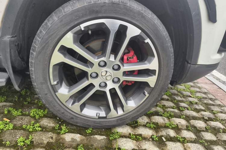 Used BAIC Senova X35 2016 1.5L Manual Luxury Edition Right Front Wheel Hub