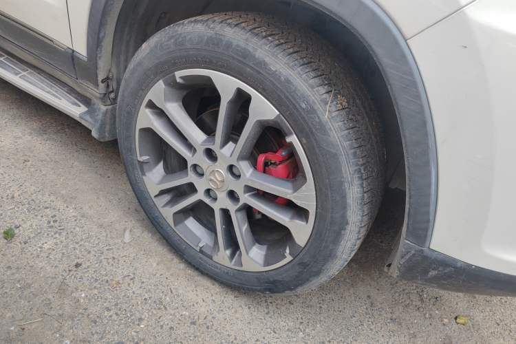 Used BAIC Senova X35 2016 1.5L Manual Luxury Edition Right Front Wheel Hub