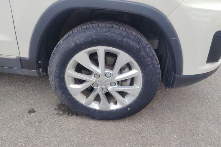 Used BAIC Senova X35 2016 1.5L Manual Elite Edition Right Front Wheel Hub