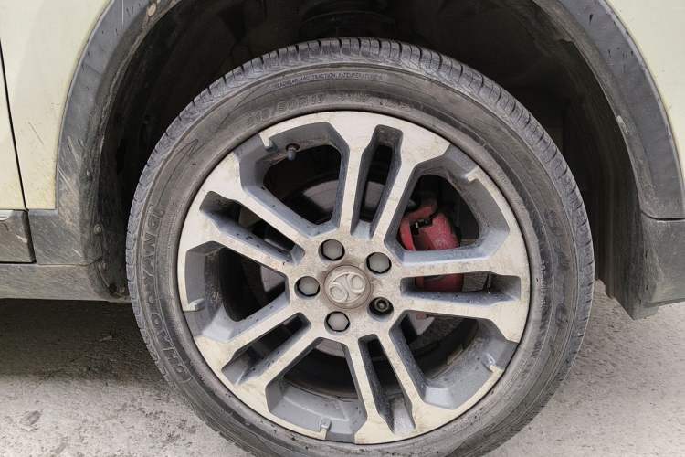 Used BAIC Senova X35 2016 1.5L Manual Luxury Edition Right Front Wheel Hub