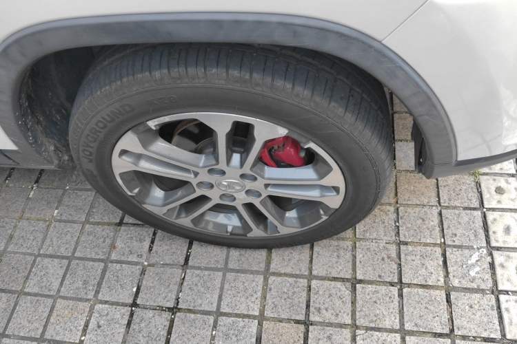Used BAIC Senova X35 2016 1.5L Automatic Luxury Edition Right Front Wheel Hub