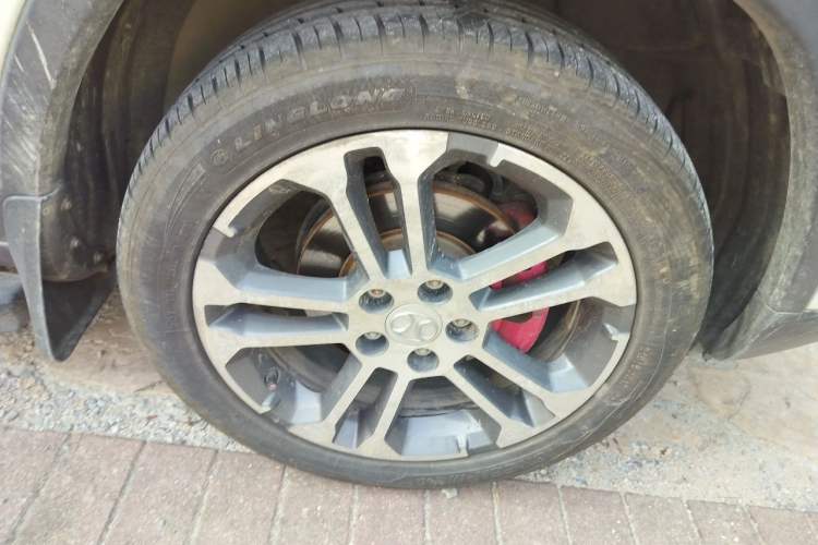 Used BAIC Senova X35 2016 1.5L Manual Luxury Edition Right Front Wheel Hub