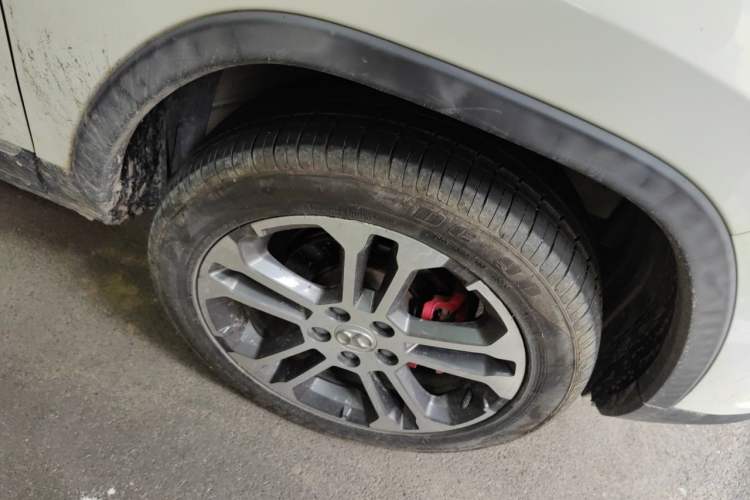 Used BAIC Senova X35 2016 1.5L Manual Luxury Edition Right Front Wheel Hub
