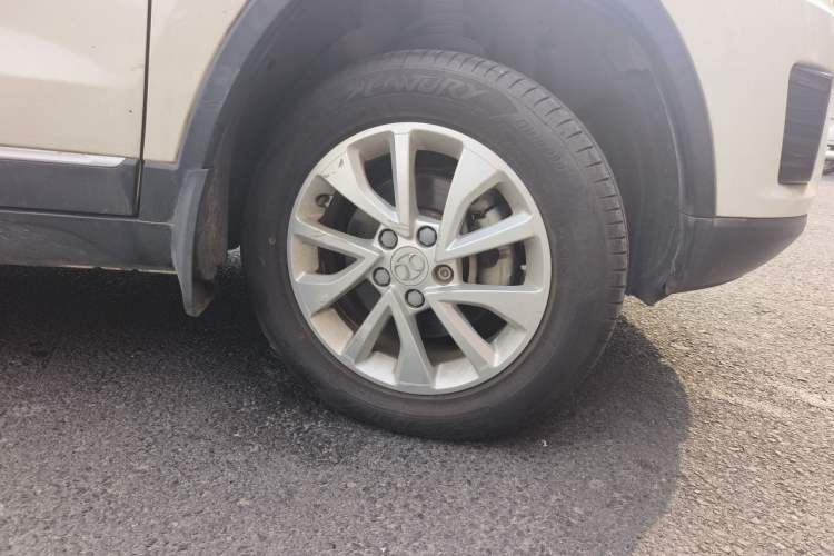 Used BAIC Senova X35 2016 1.5L Manual Elite Edition Right Front Wheel Hub