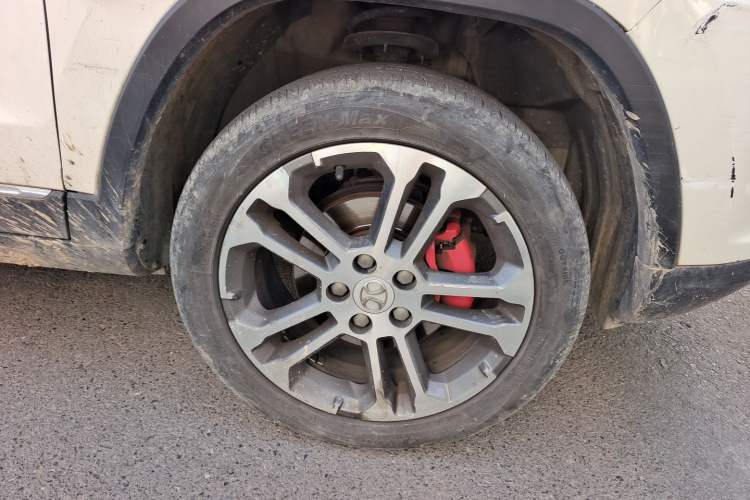 Used BAIC Senova X35 2016 1.5L Manual Luxury Edition Right Front Wheel Hub