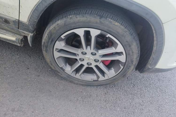 Used BAIC Senova X35 2016 1.5L Manual Luxury Edition Right Front Wheel Hub