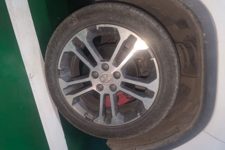 Used BAIC Senova X35 2016 1.5L Manual Luxury Edition Right Front Wheel Hub