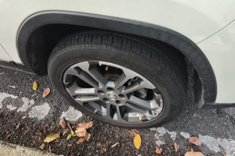 Used BAIC Senova X35 2016 1.5L Manual Luxury Edition Right Front Wheel Hub