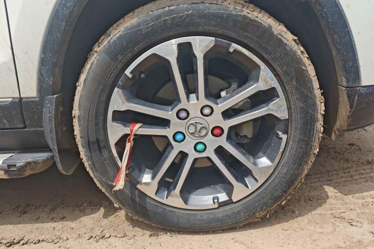 Used BAIC Senova X35 2016 1.5L Automatic Luxury Edition Right Front Wheel Hub
