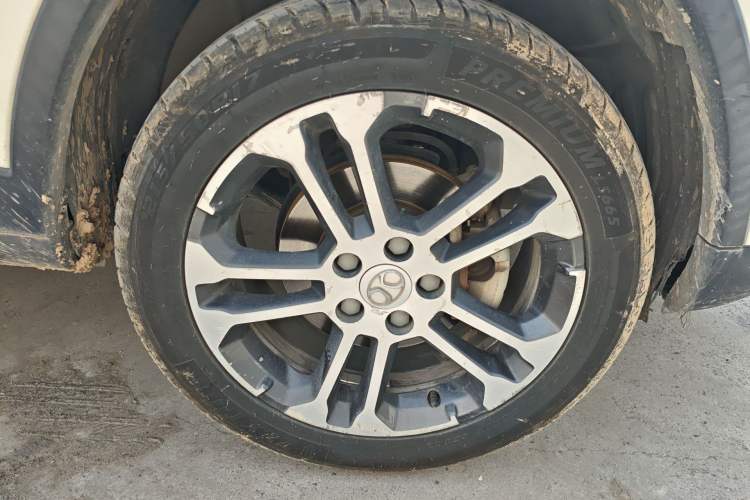 Used BAIC Senova X35 2016 1.5L Manual Luxury Edition Right Front Wheel Hub
