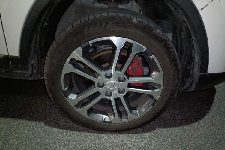 Used BAIC Senova X35 2016 1.5L Automatic Luxury Edition Right Front Wheel Hub