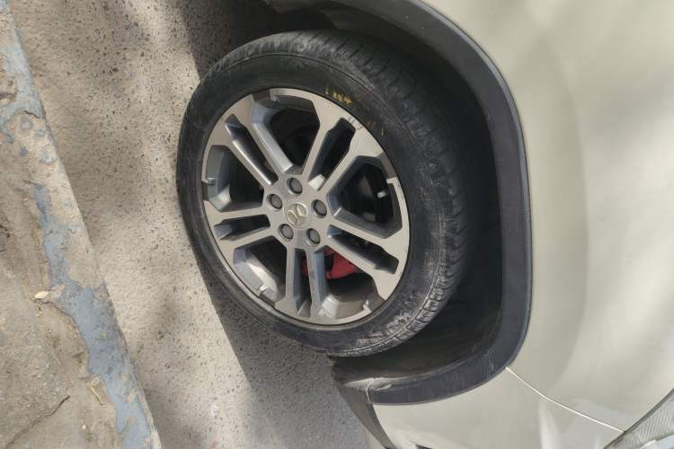 Used BAIC Senova X35 2016 1.5L Manual Luxury Edition Right Front Wheel Hub