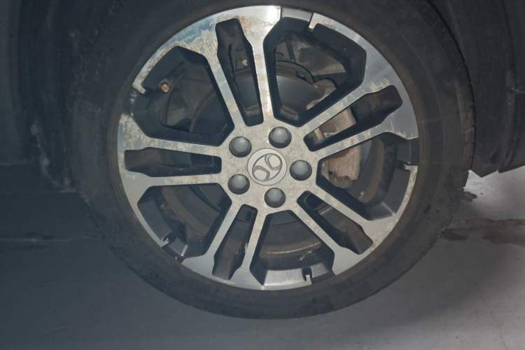 Used BAIC Senova X35 2016 1.5L Automatic Luxury Edition Right Front Wheel Hub