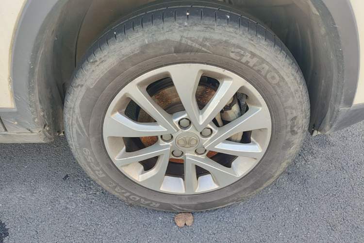 Used BAIC Senova X35 2016 1.5L Manual Elite Edition Right Front Wheel Hub