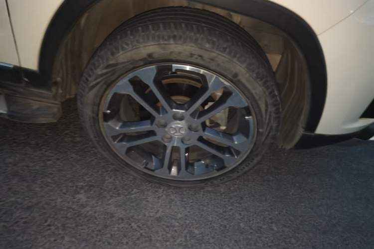 Used BAIC Senova X35 2016 1.5L Manual Luxury Edition Right Front Wheel Hub