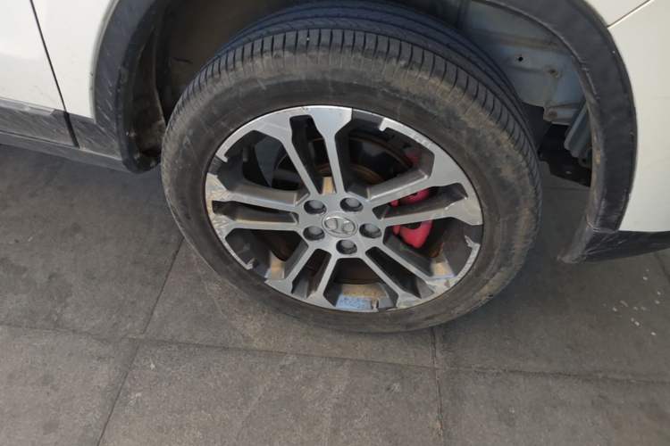 Used BAIC Senova X35 2016 1.5L Manual Luxury Edition Right Front Wheel Hub