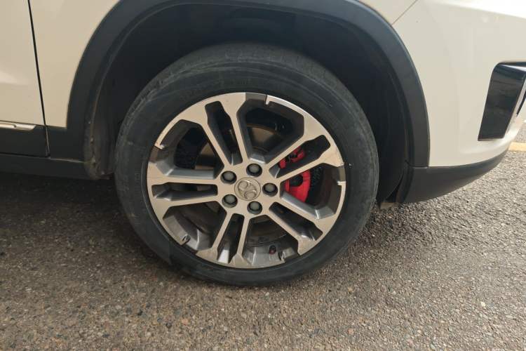 Used BAIC Senova X35 2016 1.5L Manual Luxury Edition Right Front Wheel Hub