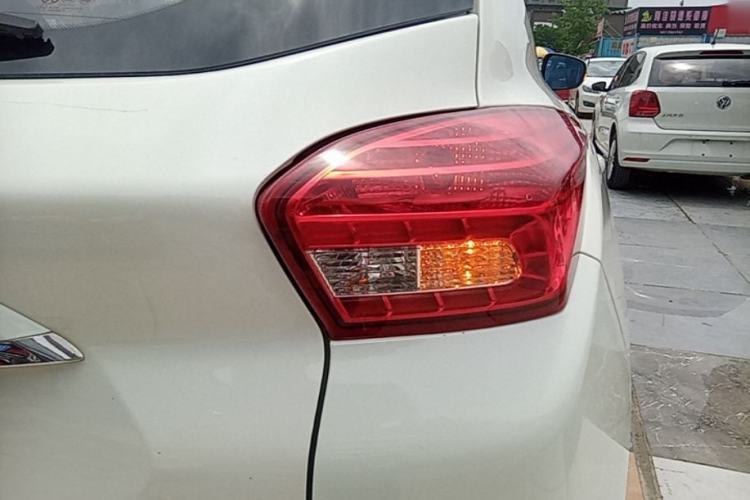 Used BAIC Senova X35 2016 1.5L Automatic Luxury Edition Right Rear Taillight