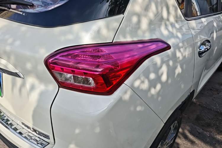 Used BAIC Senova X35 2016 1.5L Automatic Luxury Edition Right Rear Taillight