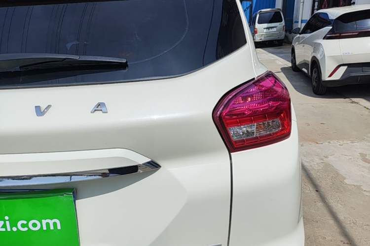 Used BAIC Senova X35 2016 1.5L Manual Luxury Edition Right Rear Taillight