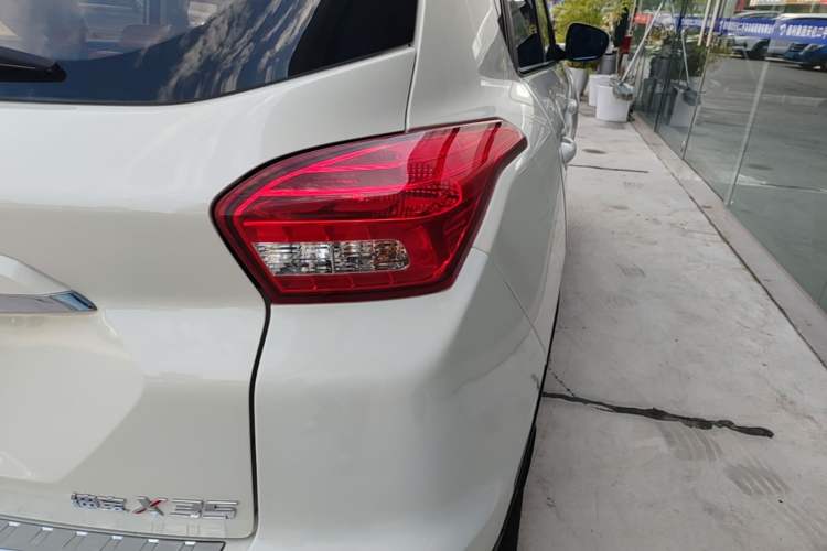 Used BAIC Senova X35 2016 1.5L Manual Luxury Edition Right Rear Taillight