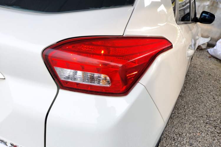 Used BAIC Senova X35 2016 1.5L Automatic Luxury Edition Right Rear Taillight