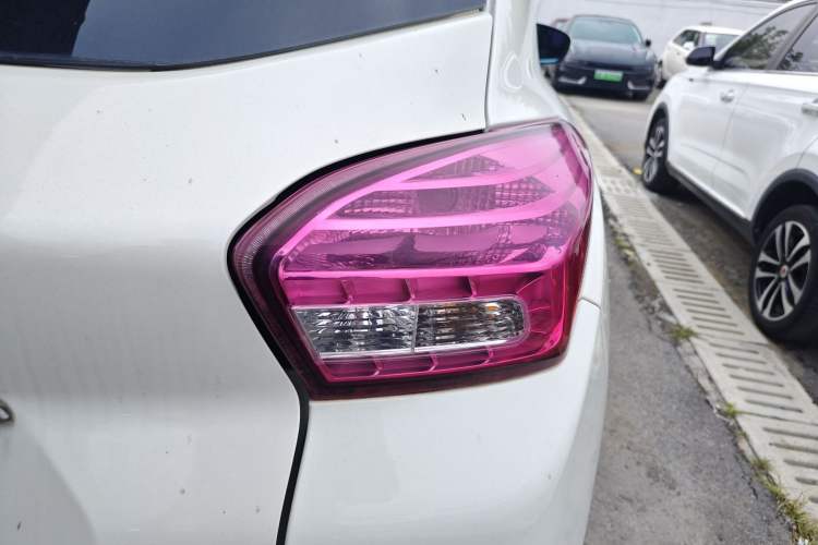 Used BAIC Senova X35 2016 1.5L Manual Luxury Edition Right Rear Taillight