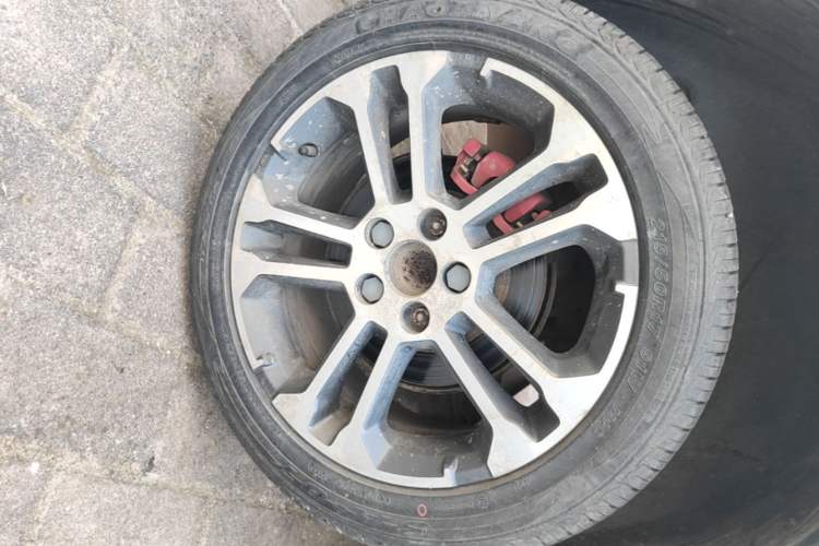 Used BAIC Senova X35 2016 1.5L Manual Luxury Edition Right Rear Wheel Hub