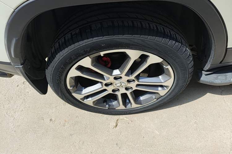 Used BAIC Senova X35 2016 1.5L Manual Luxury Edition Right Rear Wheel Hub