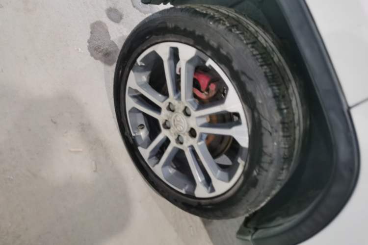 Used BAIC Senova X35 2016 1.5L Manual Luxury Edition Right Rear Wheel Hub