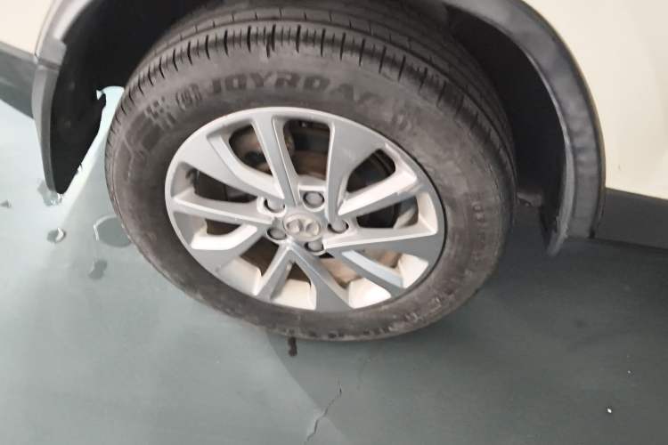 Used BAIC Senova X35 2016 1.5L Manual Elite Edition Right Rear Wheel Hub