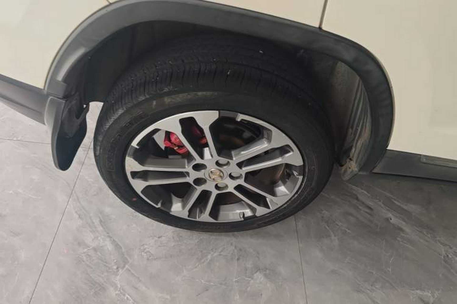 Used BAIC Senova X35 2016 1.5L Manual Luxury Edition Right Rear Wheel Hub
