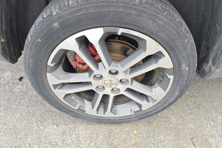 Used BAIC Senova X35 2016 1.5L Manual Luxury Edition Right Rear Wheel Hub