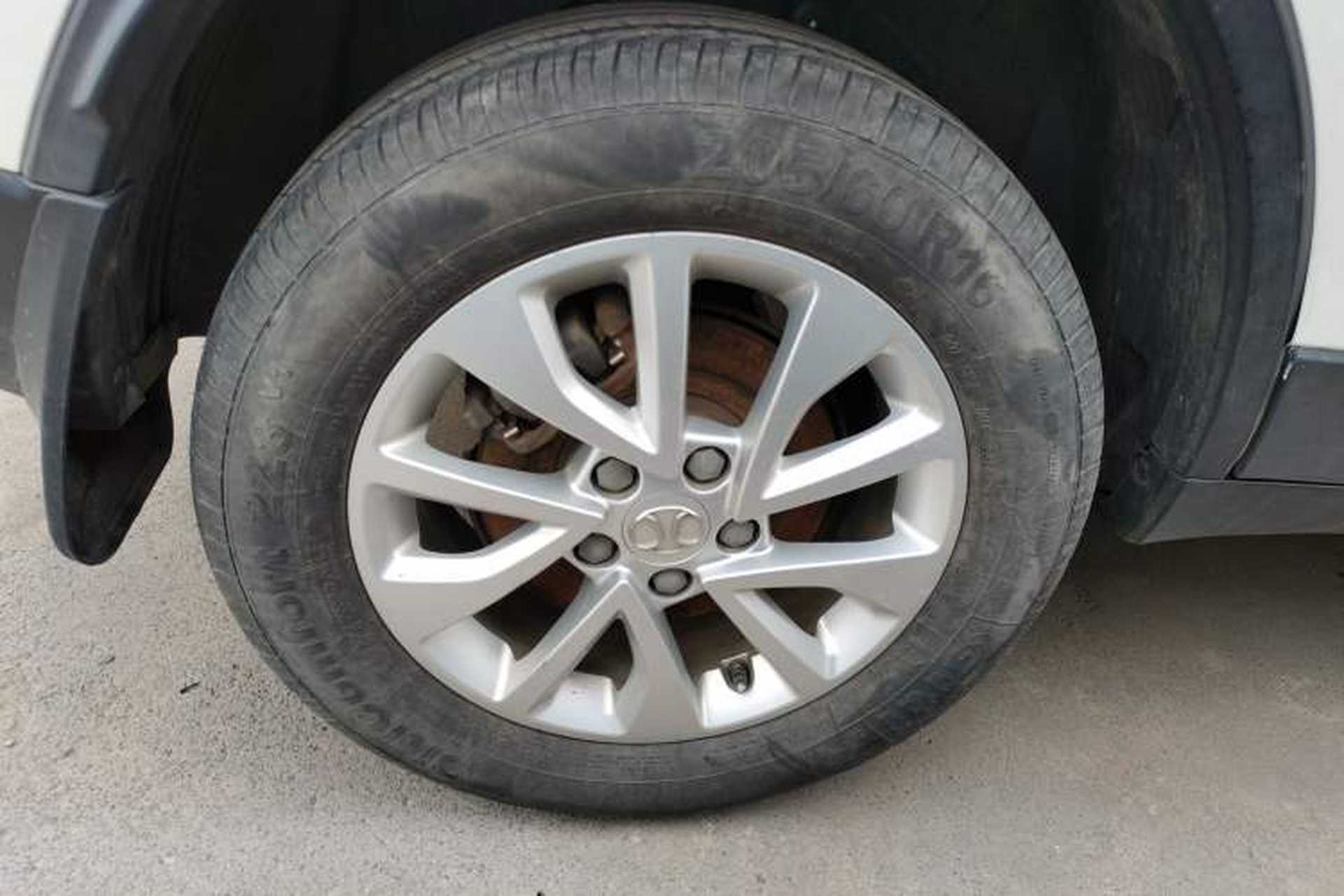 Used BAIC Senova X35 2016 1.5L Manual Elite Edition Right Rear Wheel Hub