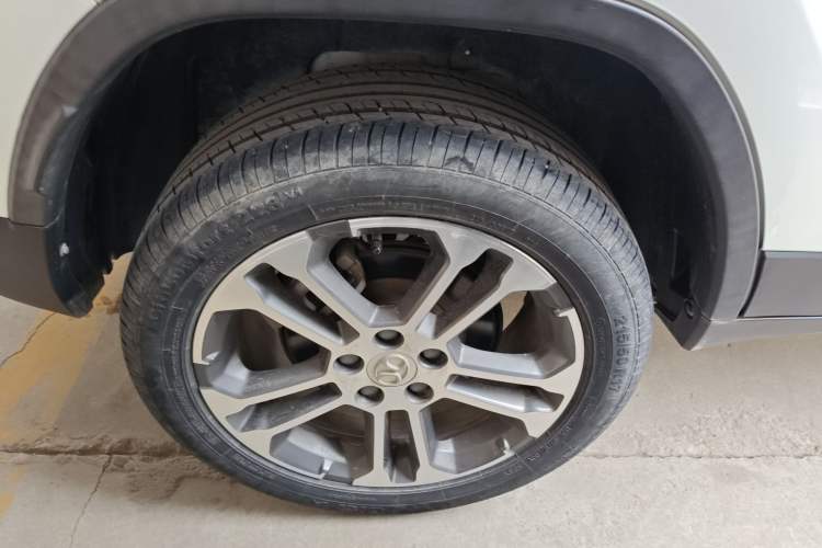 Used BAIC Senova X35 2016 1.5L Automatic Luxury Edition Right Rear Wheel Hub