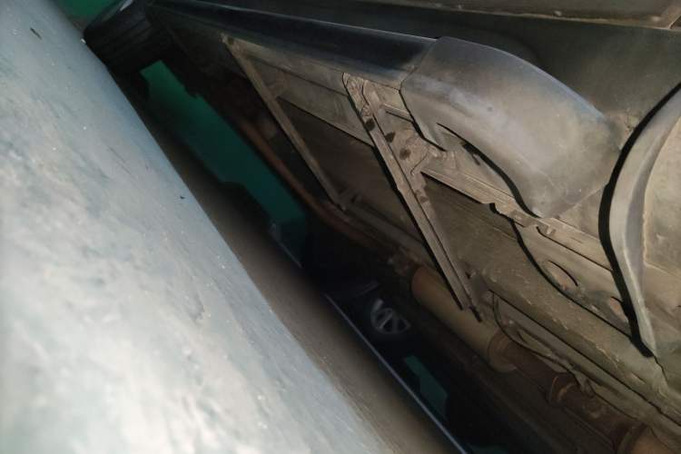 Used BAIC Senova X35 2016 1.5L Manual Elite Edition Right Side Sill
