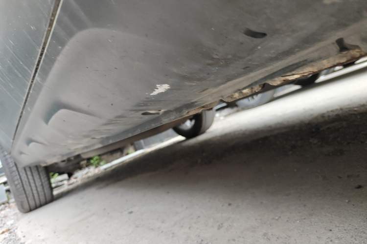 Used BAIC Senova X35 2016 1.5L Manual Luxury Edition Right Side Sill