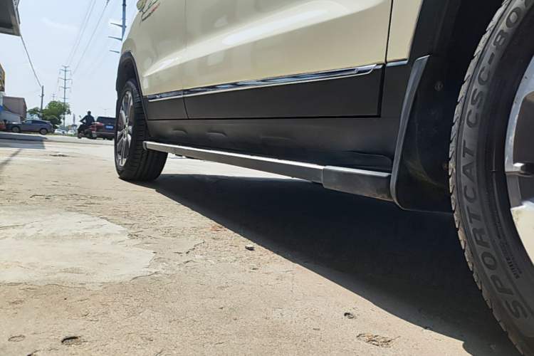 Used BAIC Senova X35 2016 1.5L Manual Luxury Edition Right Side Sill