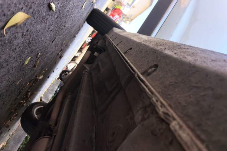 Used BAIC Senova X35 2016 1.5L Manual Elite Edition Right Side Sill