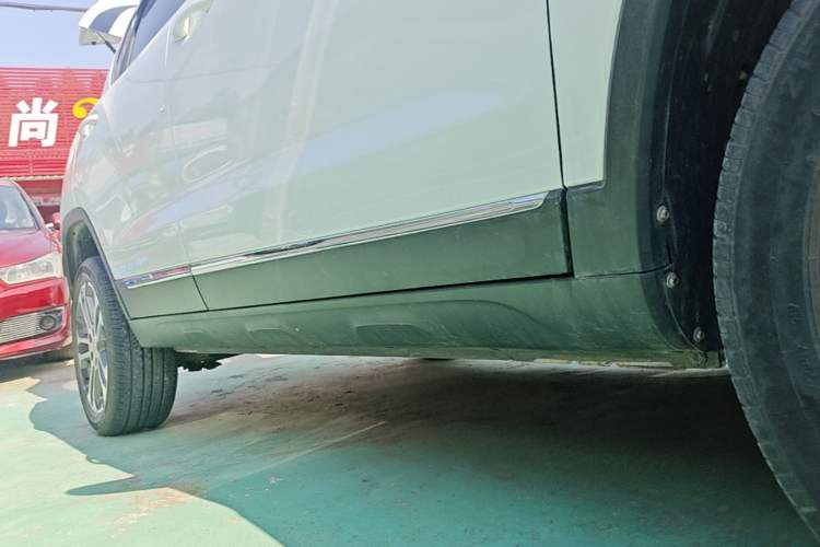 Used BAIC Senova X35 2016 1.5L Automatic Luxury Edition Right Side Sill