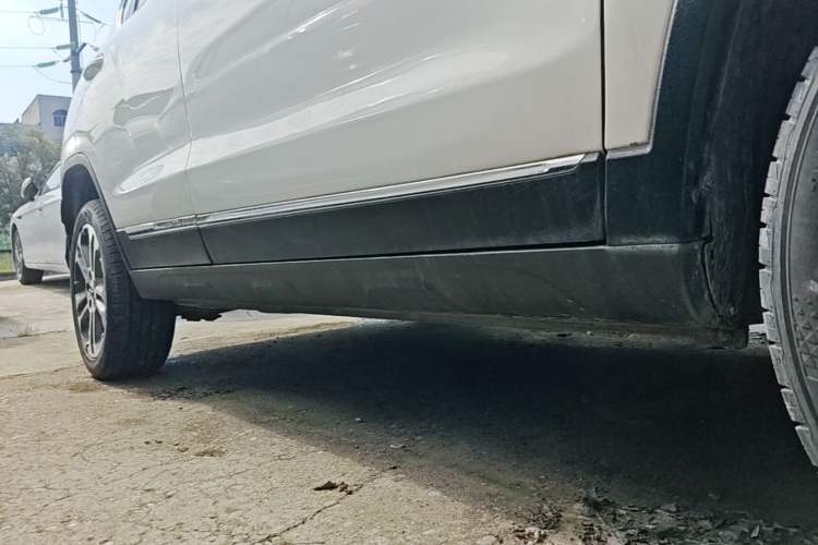 Used BAIC Senova X35 2016 1.5L Automatic Luxury Edition Right Side Sill