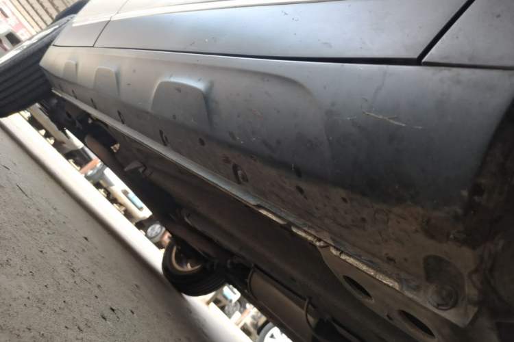 Used BAIC Senova X35 2016 1.5L Manual Elite Edition Right Side Sill